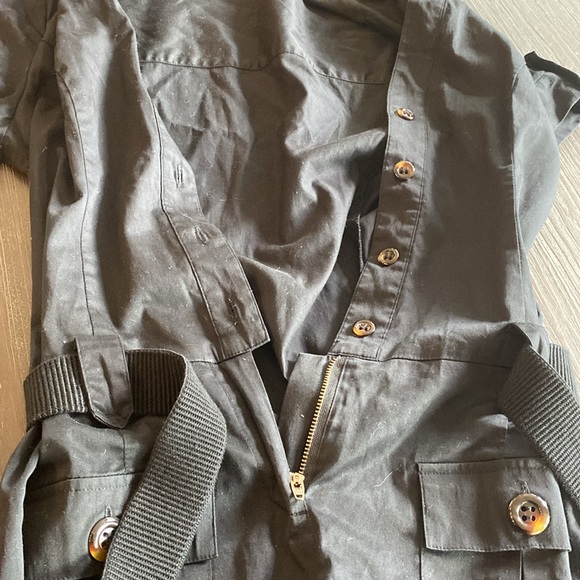 The Limited ladies jumpsuit in size small. Black made with cotton. - Picture 6 of 8